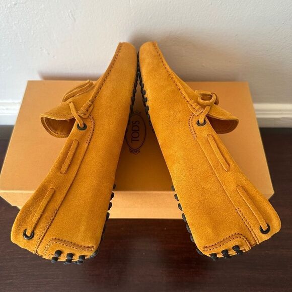Men's Tod’s top grain suede leather driving men's loafer
EU 38 - US5,5 new - Picture 3 of 13